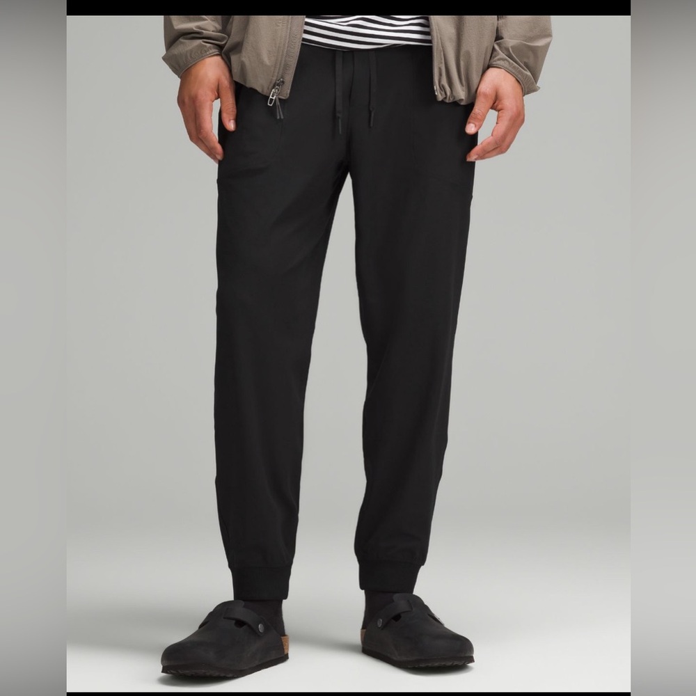 LULULEMON new with tags ABC  jogger *Regular